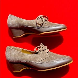 NIB VINTAGE BUTTERY SOFT SUEDE WEDGE SHOES